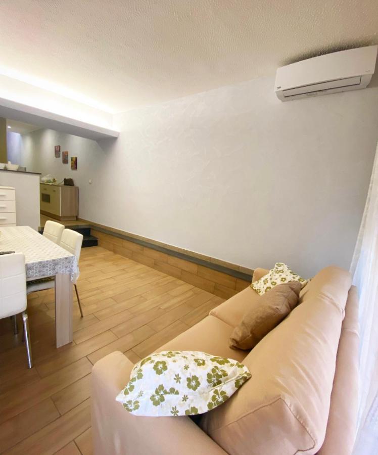 Naxos Beach Apartment ジャルディーニ・ナクソス エクステリア 写真